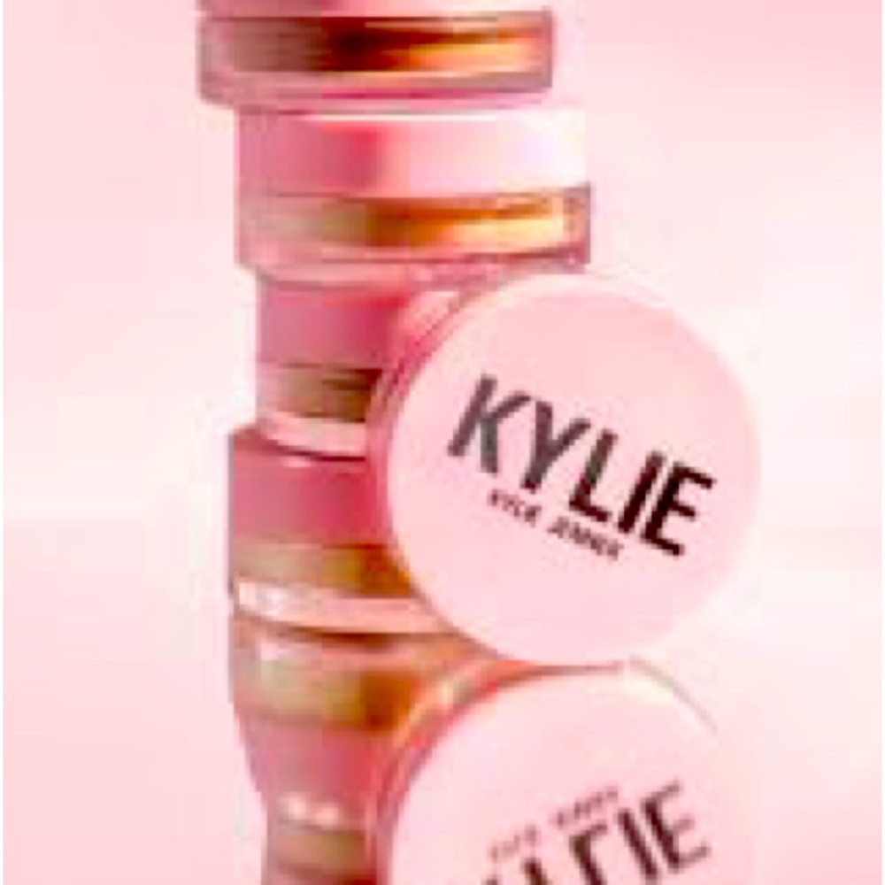 KYLIE COSMETICS SETTING POWDER 🍃🌺🍃🍃🌺🍃🍃🌺🍃🍃